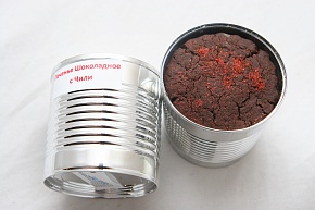 Печенье с чили в консервной банке